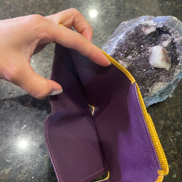 🤩🤩EUC Louis Vuitton LV Epi Elise tassil yellow compact wallet - Picture 5 of 7